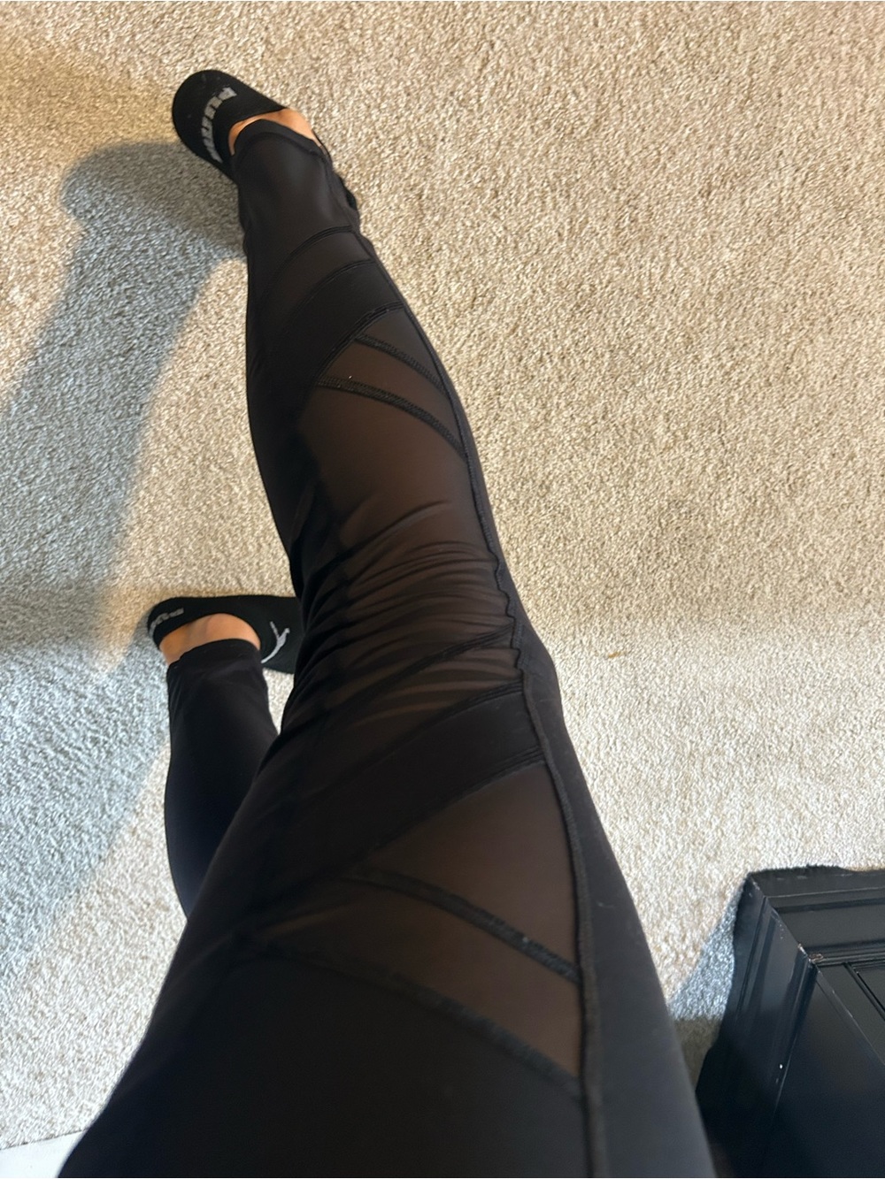 Ankle leggings with side mesh details